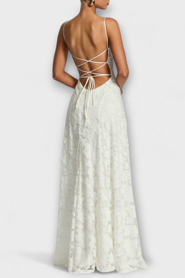 Kairi - Elegante vestido maxi de encaje floral blanco con tirantes de espagueti