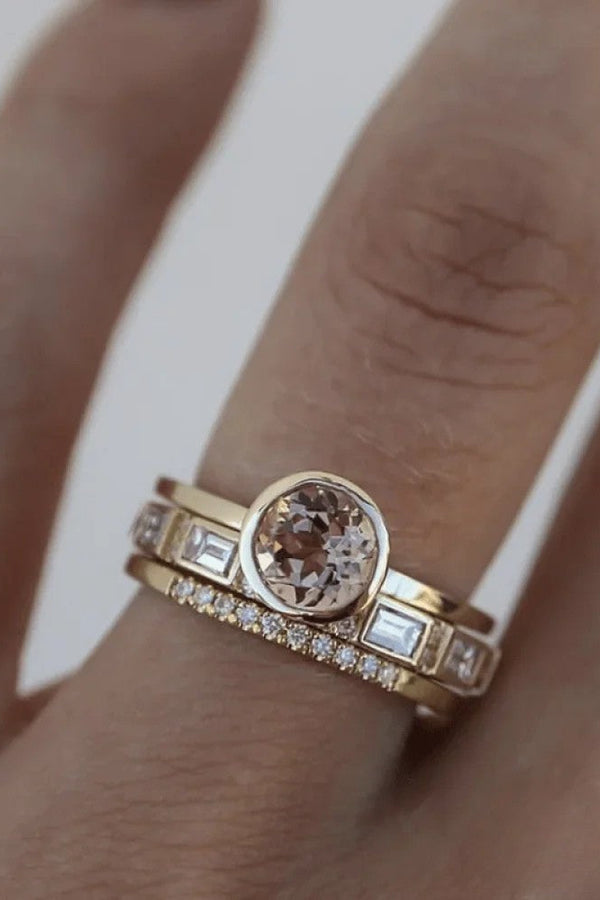 Anillo elegante con incrustación