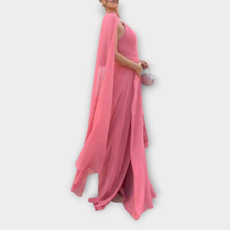 Mabel - Elegante vestido maxi con mangas de capa y alta abertura