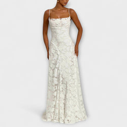 Kairi - Elegante vestido maxi de encaje floral blanco con tirantes de espagueti