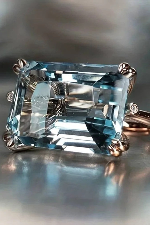 Anillo Clásico Vintage de Circonita Azul
