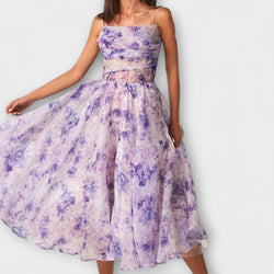 Elegante vestido midi de gasa