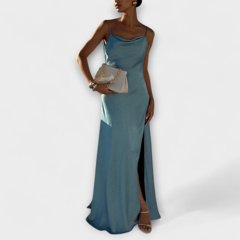 Hallie - Elegante vestido largo de satén con alto slit