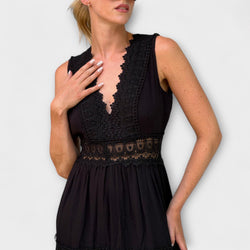 Aurélie - Elegante vestido de encaje con escote en V