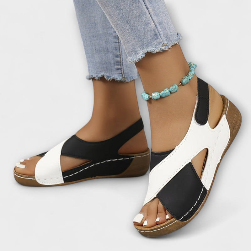 Aby - Sandalias de senderismo y transpirables para mujeres
