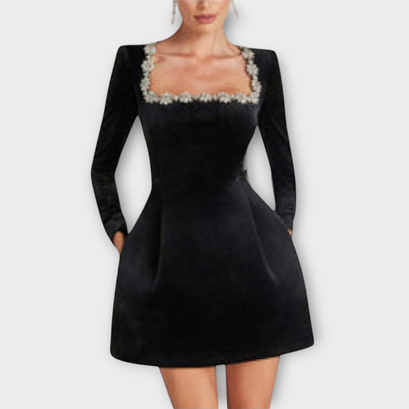 Wren - Vestido mini de terciopelo con adornos de joyas