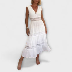 Aurélie - Elegante vestido de encaje con escote en V