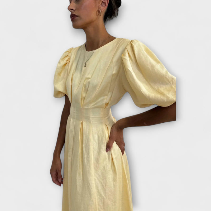 Josephine - Vestido maxi amarillo mantequilla con diseño aireado