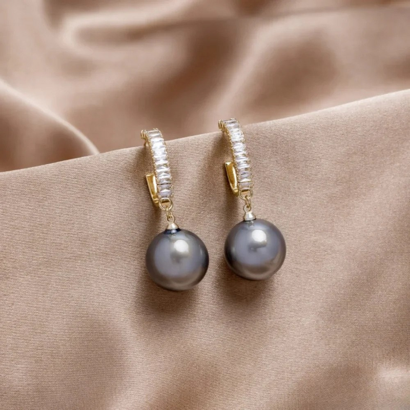 Elegantes pendientes con perlas y circonitas