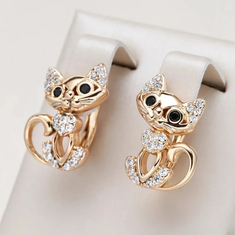 Elegantes Pendientes de Gato con Circonitas