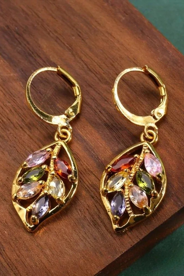Pendientes Vintage Golden Leaf con Zircón Coloreado