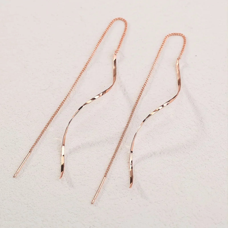 Pendientes Largos con Diseño Ondulado