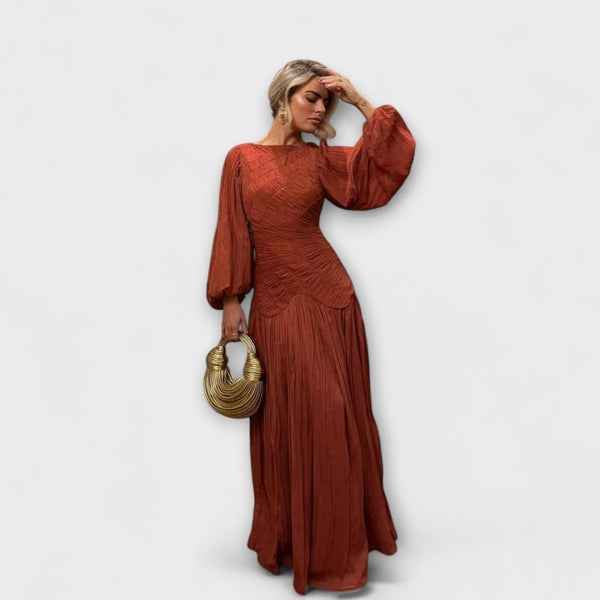 Elegante Vestido Largo con Pliegues