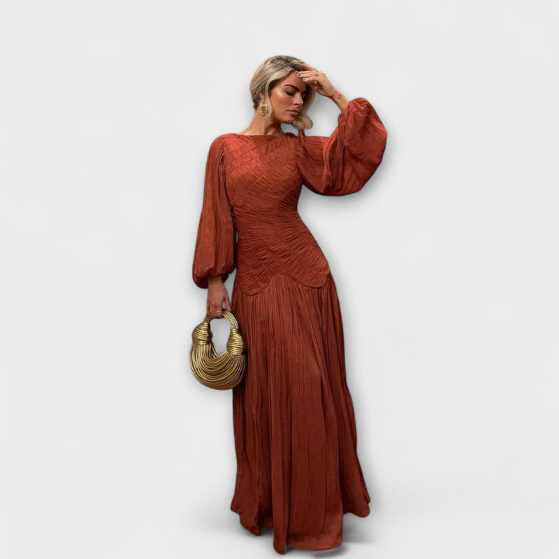 Elegante Vestido Largo con Pliegues