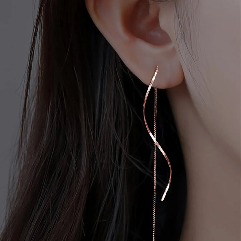 Pendientes Largos con Diseño Ondulado