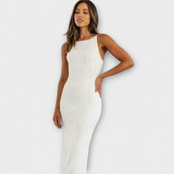 Elegante vestido largo sin mangas fruncido