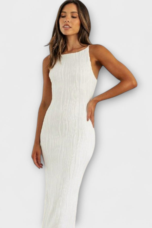 Elegante vestido largo sin mangas fruncido