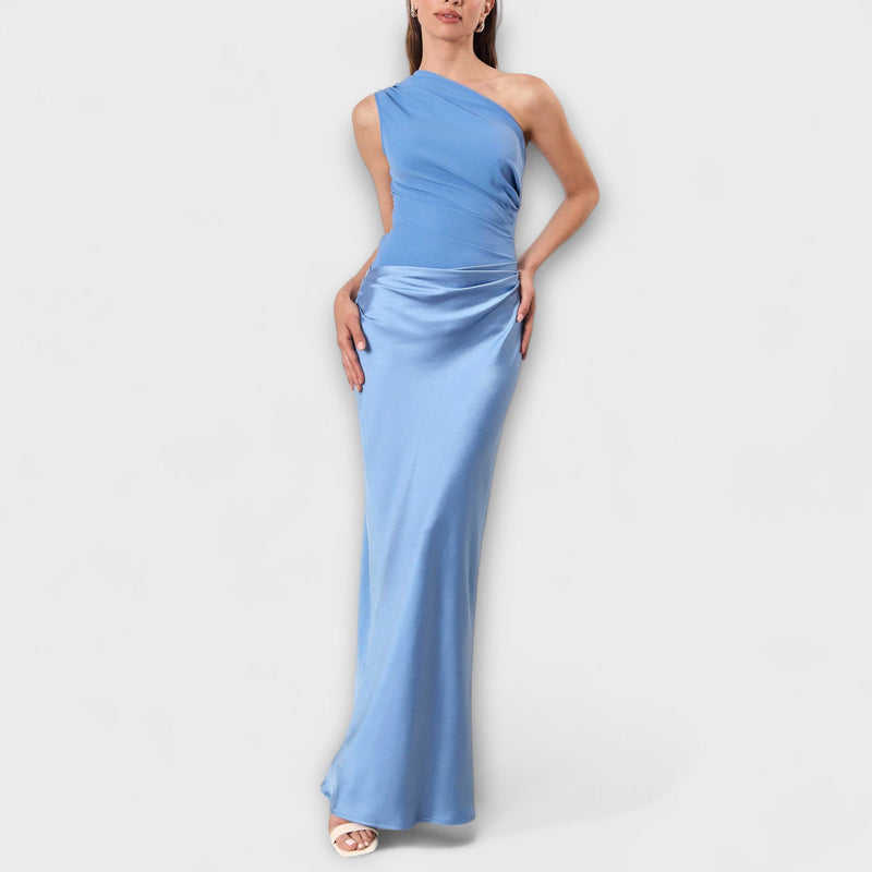 Elegante vestido maxi de un solo hombro con pliegues