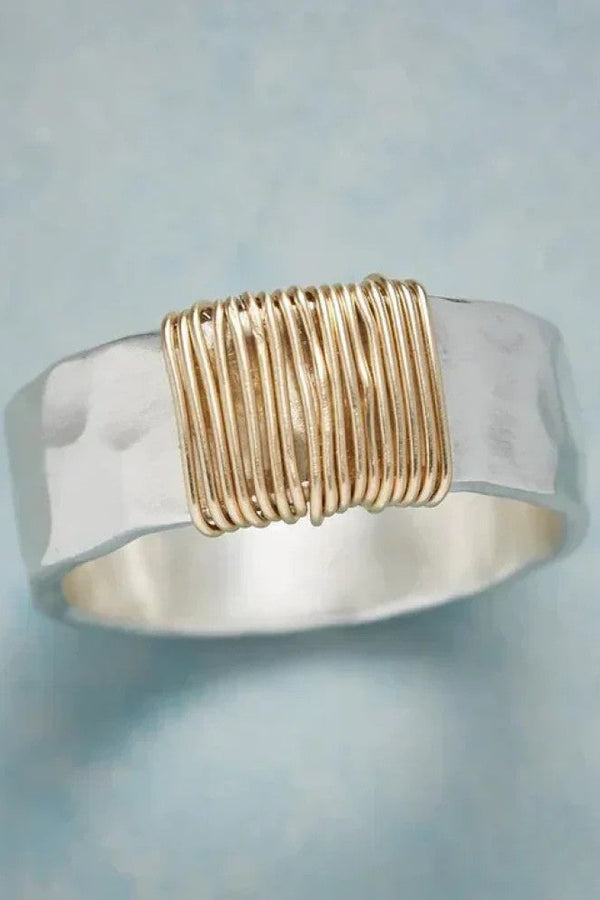 Anillo de plata vintage con hilos dorados