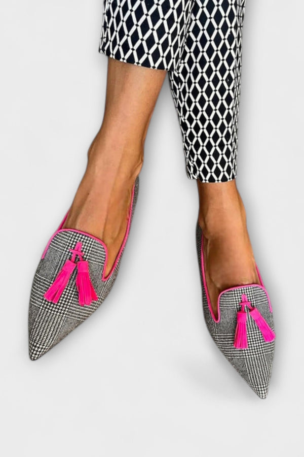 Yara – Mocasines negros de punta afilada
