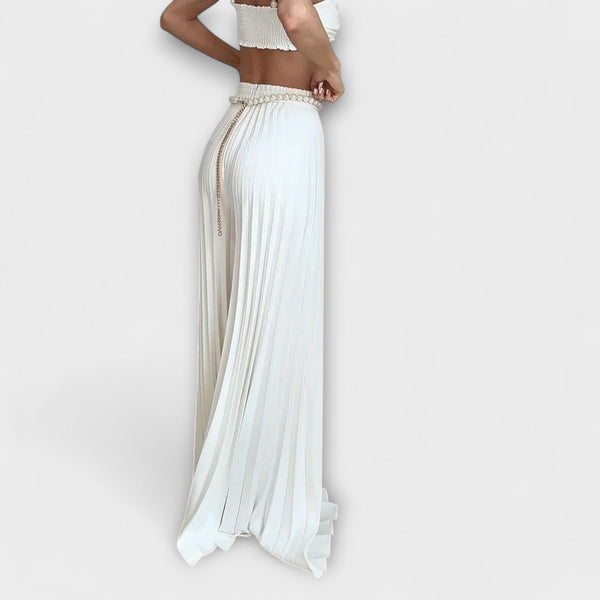 Evangeline - Blusa blanca con pliegues, pantalón ancho y cárdigan