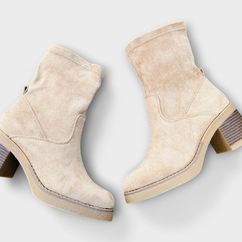 Layla - 27 Botas