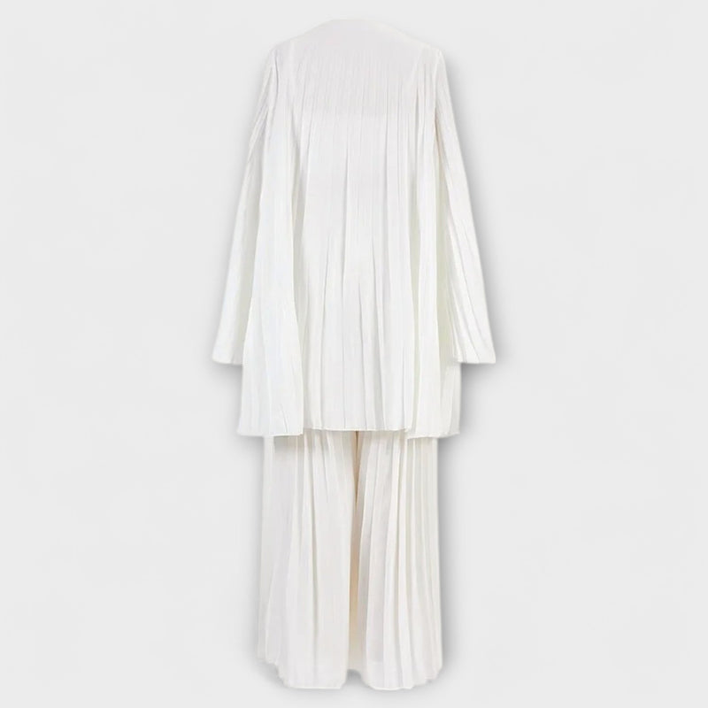 Evangeline - Blusa blanca con pliegues, pantalón ancho y cárdigan