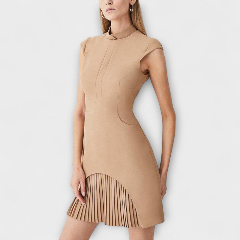 Elowen - Vestido mini de patchwork inspirado en lo militar con cuello alto