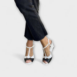 Beatrice - Tacones Blancos con Tira en T y Hebilla