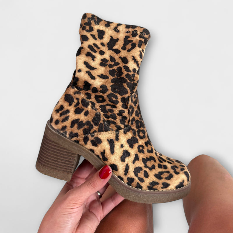 Layla - 27 Botas