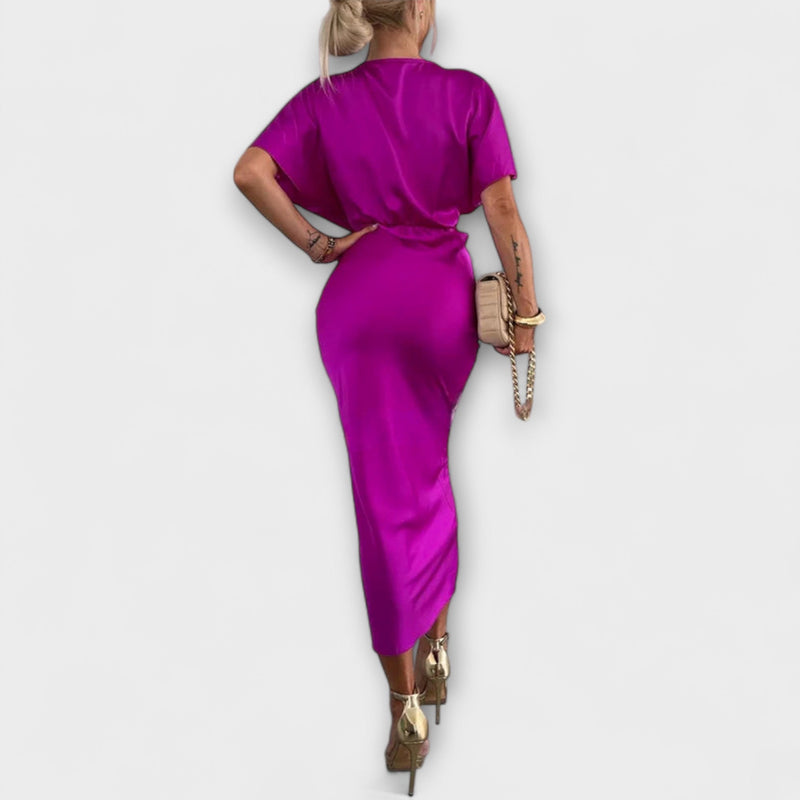 Sable - Vestido Maxi Slim Fit de Satén con Escote en V y Nudo Cruzado
