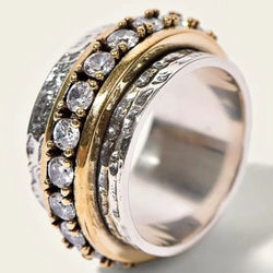 Anillo Retro con Piedras Incrustadas