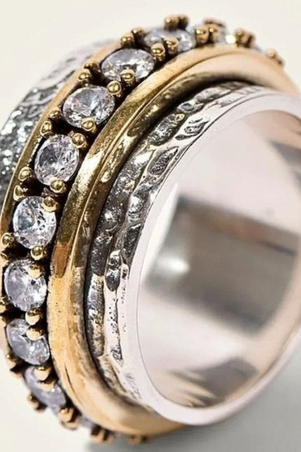 Anillo Retro con Piedras Incrustadas