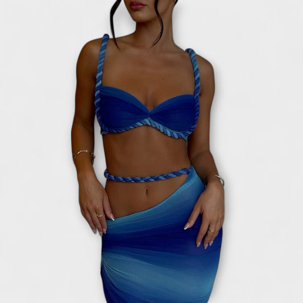 Jane - Elegante Top Corto con Trenzado en Degradé y Dúo de Falda