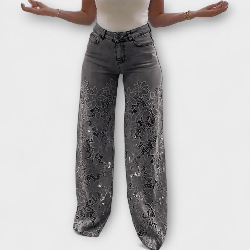 Jeans de patchwork con encaje a la moda